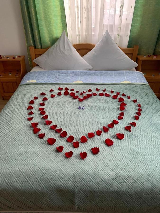 Pensiunea Cassandra Târgu Neamț Exteriör bild