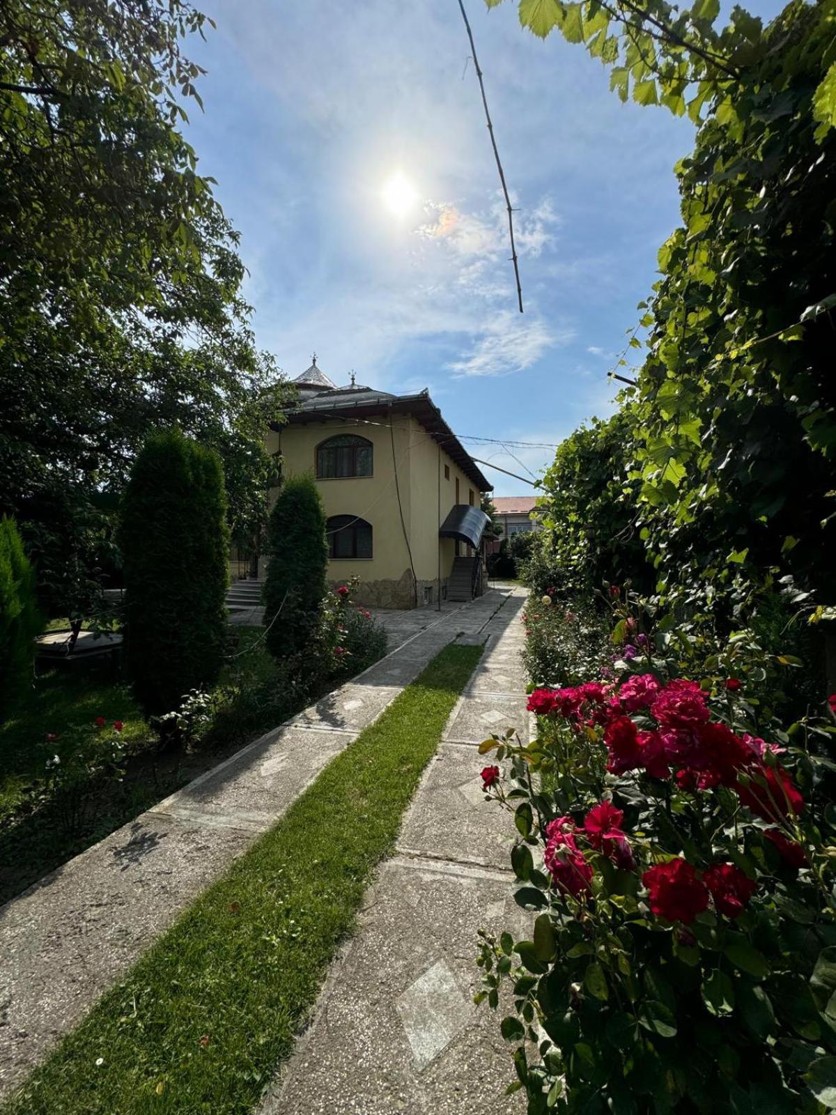 Pensiunea Cassandra Târgu Neamț Exteriör bild